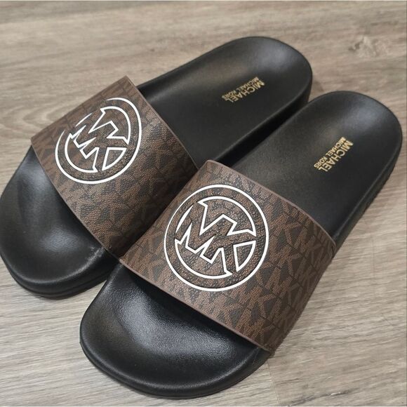 Michael Kors Circle Logo Slide Sandals - Picture 5 of 7